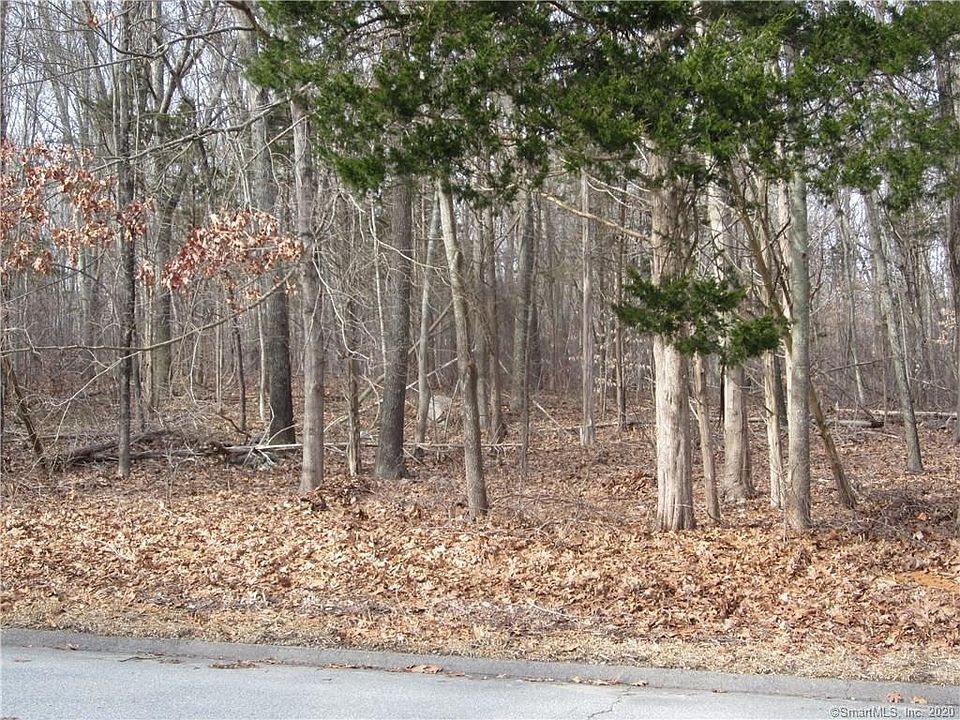 1st image of 26 Fox Hollow Dr