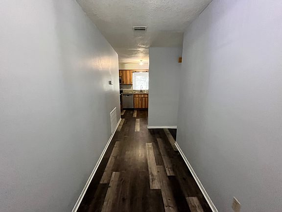5th image of 103 Fox Ridge Rd