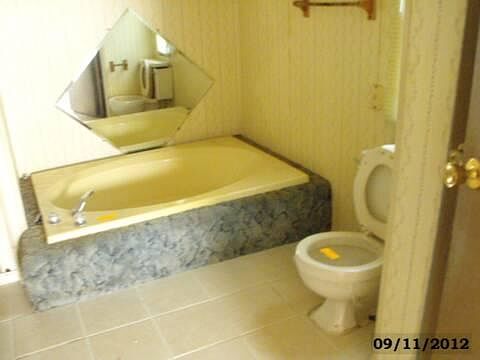 5th image of 383 Bayne St