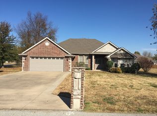 501 E 7th St, Grove, OK 74344