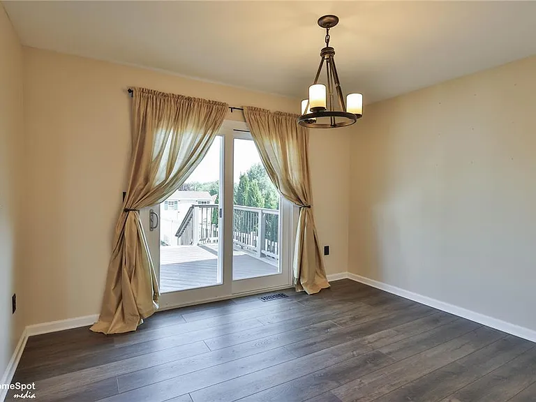 124 Stephanie Dr — Photo 11