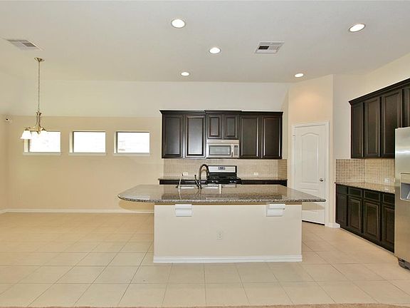 4th image of 21135 Bastide Ln