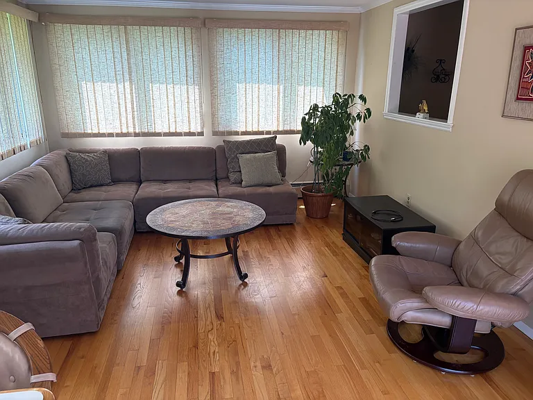 254 Manor Blvd — Photo 15