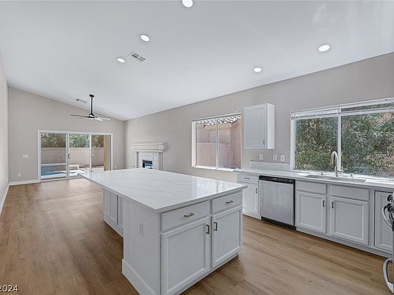 3rd image of 3512 Coconino Ln