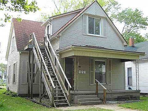 2nd image of 821 N 9th St