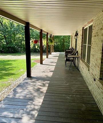 4th image of 802 Creekwood Ln