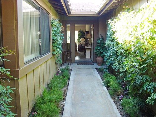3rd image of 83 Palomino Cir