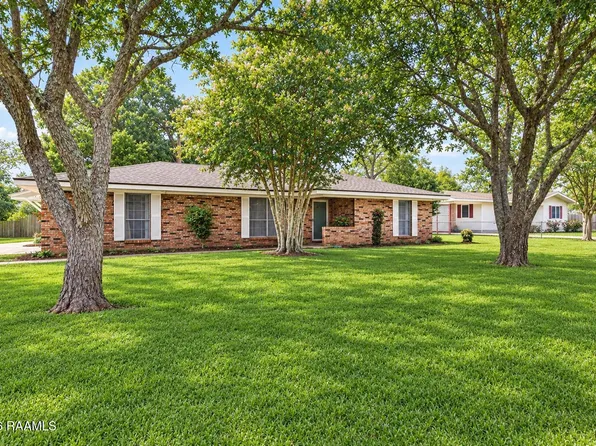 112 1st St, Youngsville, LA 70592