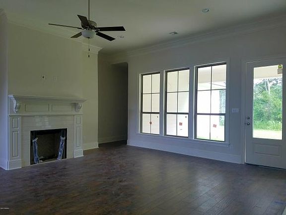 5th image of 111 Olivewood Dr