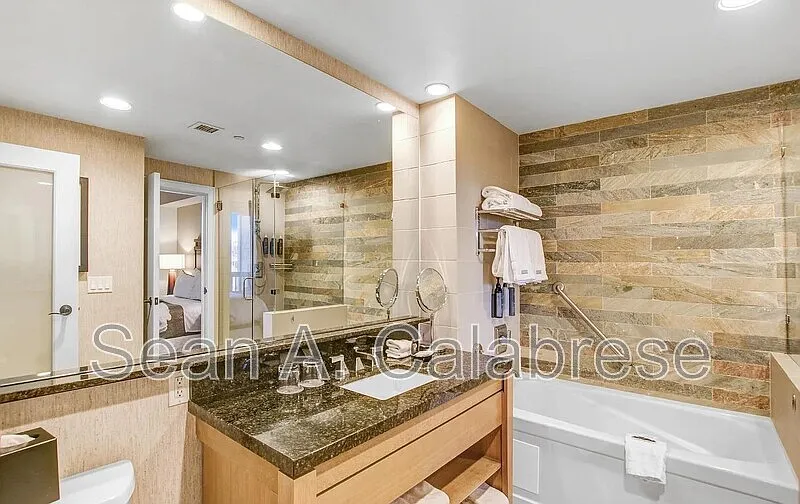 1 bed, 1.0 bath, 771 sqft, $2,176 — Photo 1