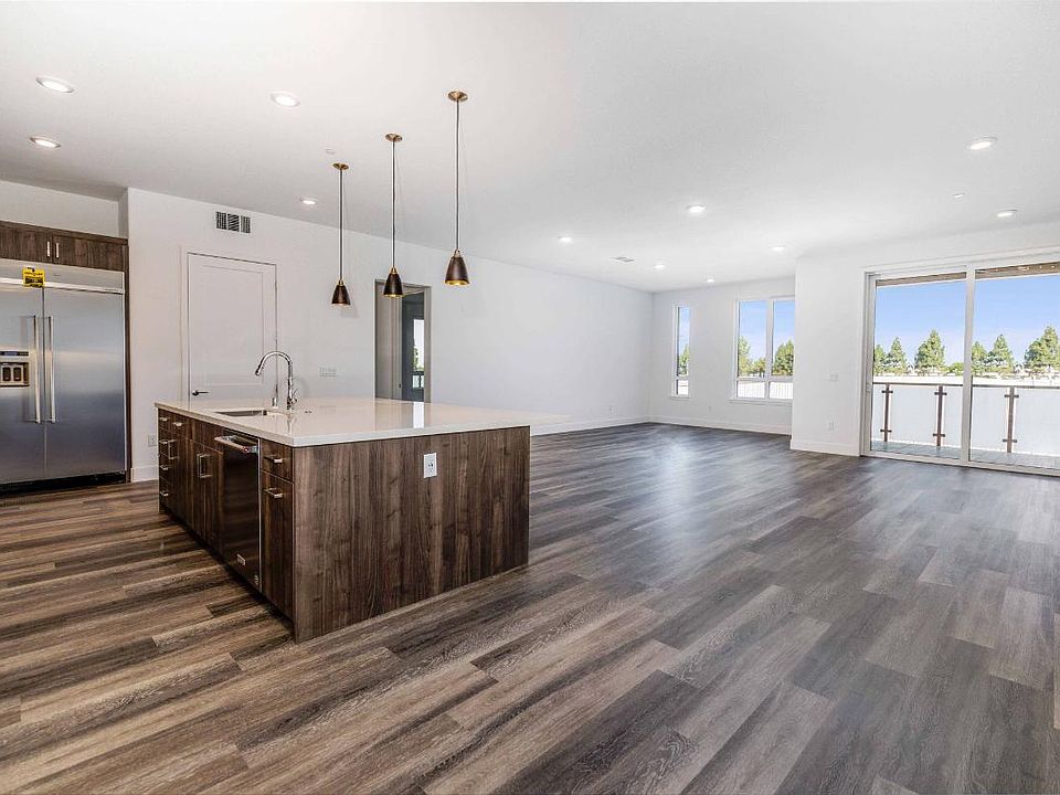 Toll Brothers Chancery Lane at Metro Crossing open concept floor plan