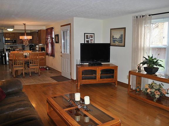 4th image of 2269 Presley Dr