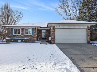 37815 Streamview Dr, Sterling Heights, MI 48312