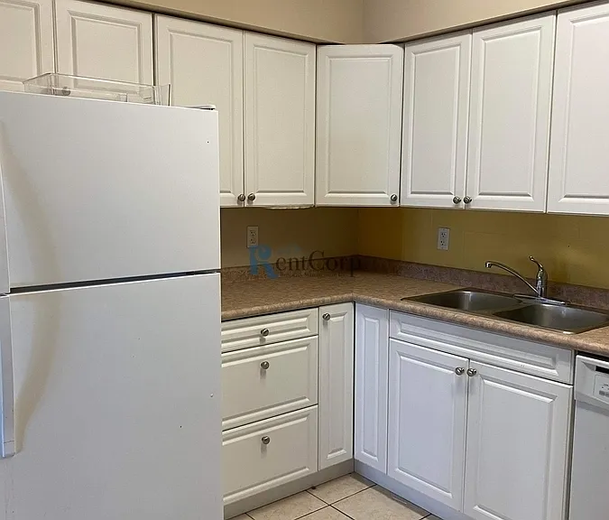 402 Lester St #2 — Photo 3