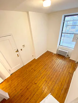 Rented by Bond New York | media 16