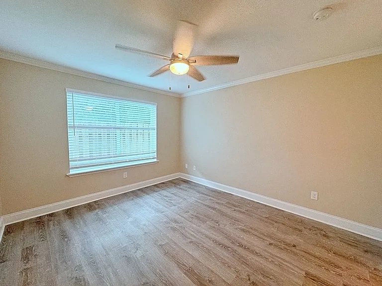 314 West Dr — Photo 4