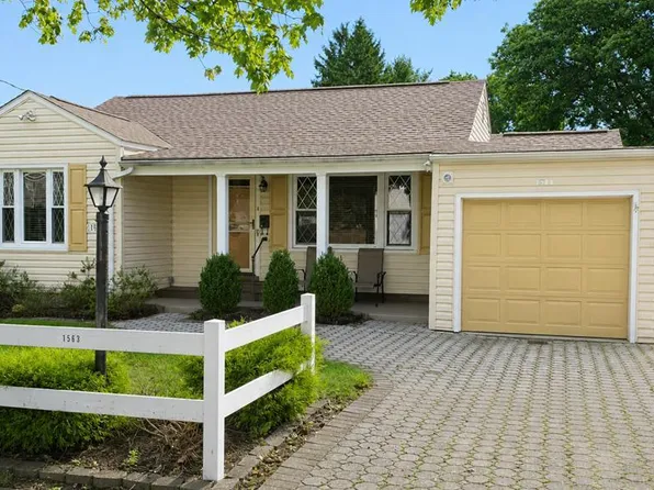 1563 Mary Dr, Johnstown, PA 15905