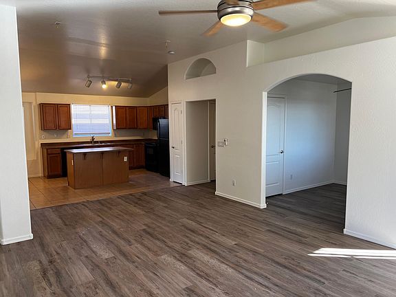 2nd image of 1812 E Siesta Ln