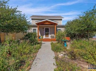 128 S 16th St, Hot Springs, SD 57747