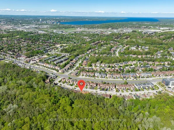 52 Hawthorne Cres, Barrie, ON L4N 9Y7
