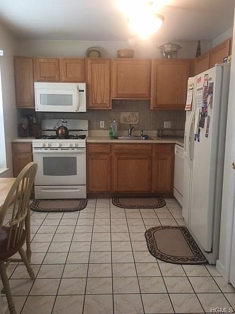 1st image of 5 Jordan Ln
