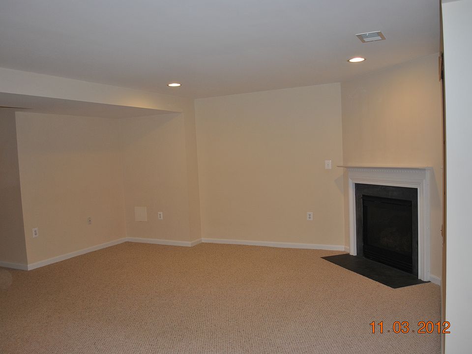 1st image of 863 Rockford Sq NE