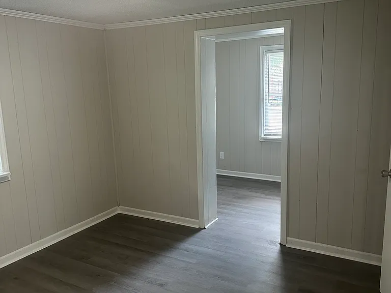 1610 Warren Cir — Photo 9