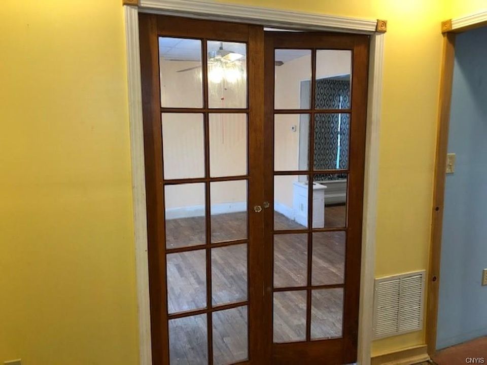 38 Auburn Ave, Utica, NY 13501 Zillow