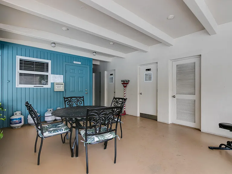 300 NE 14th Ave #411 — Photo 41