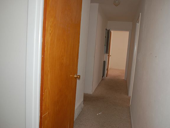3rd image of 1211 Usher St