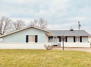 7970 Royal Ridge Dr, Parma, OH 44129