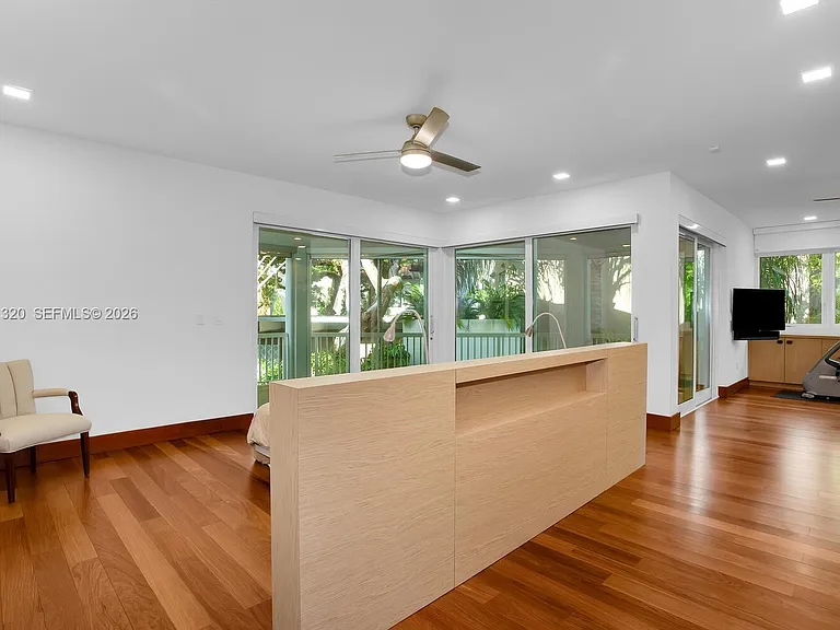 2475 S Bayshore Dr — Photo 15