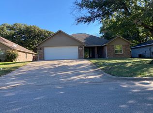 2113 Cambridge St, Corsicana, TX 75110