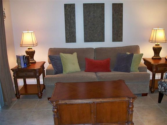 Tiled living room  -  Furnished unit with Broyhill furniture