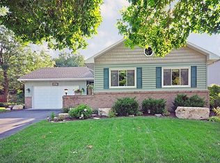 17726 S Shore Ln W, Eden Prairie, MN 55346