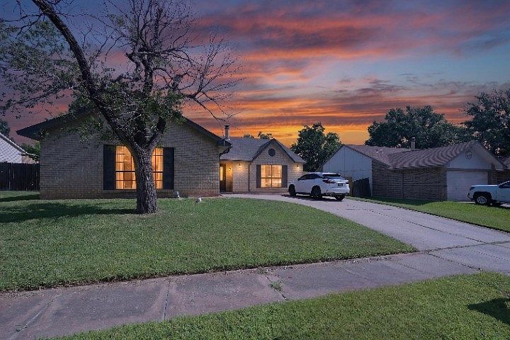 1st image of 3825 Hackberry Ln