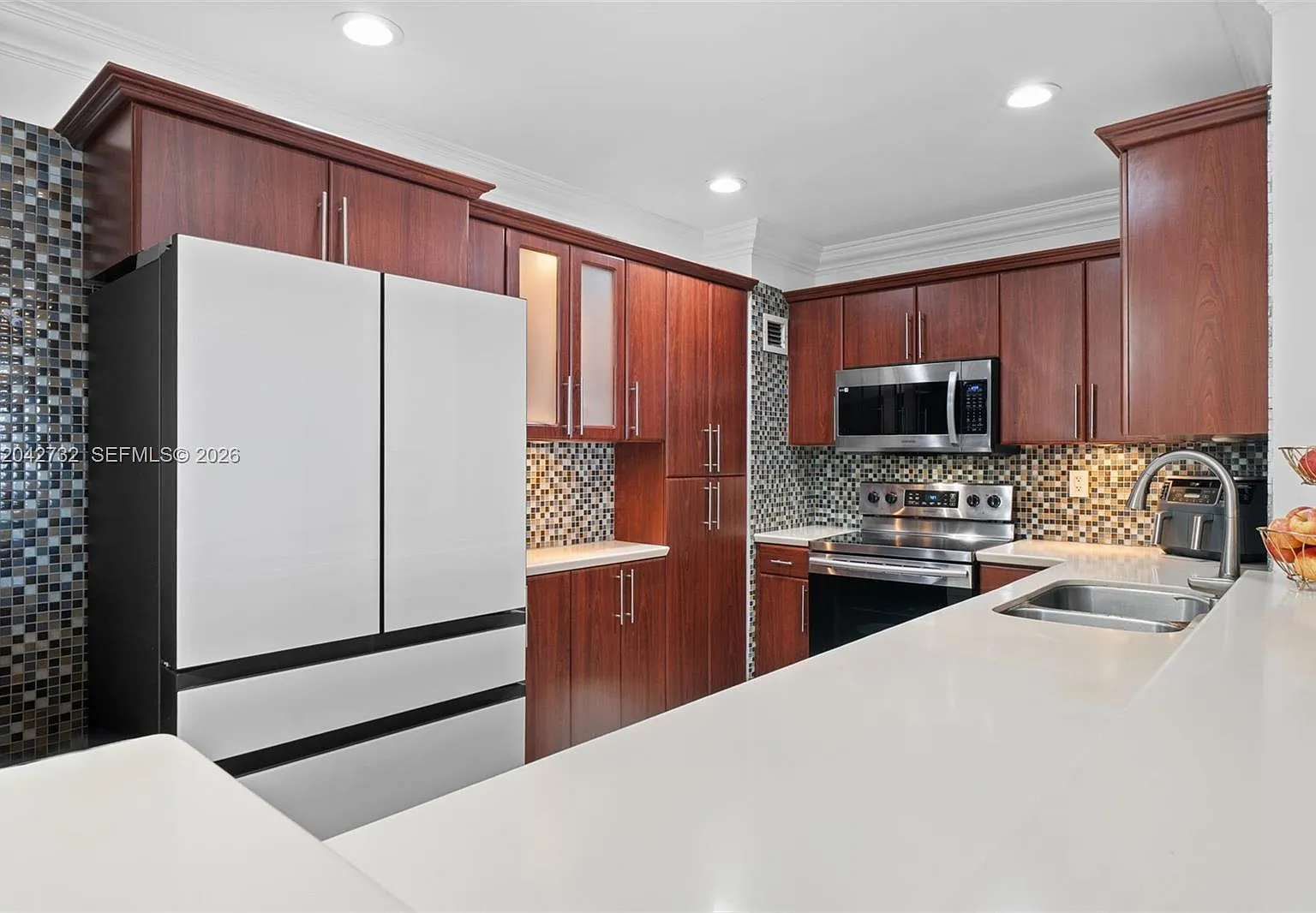 Bonavida Condo — Photo 1