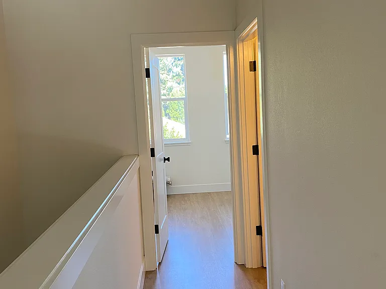 7519 N Clarendon Ave #4 — Photo 12