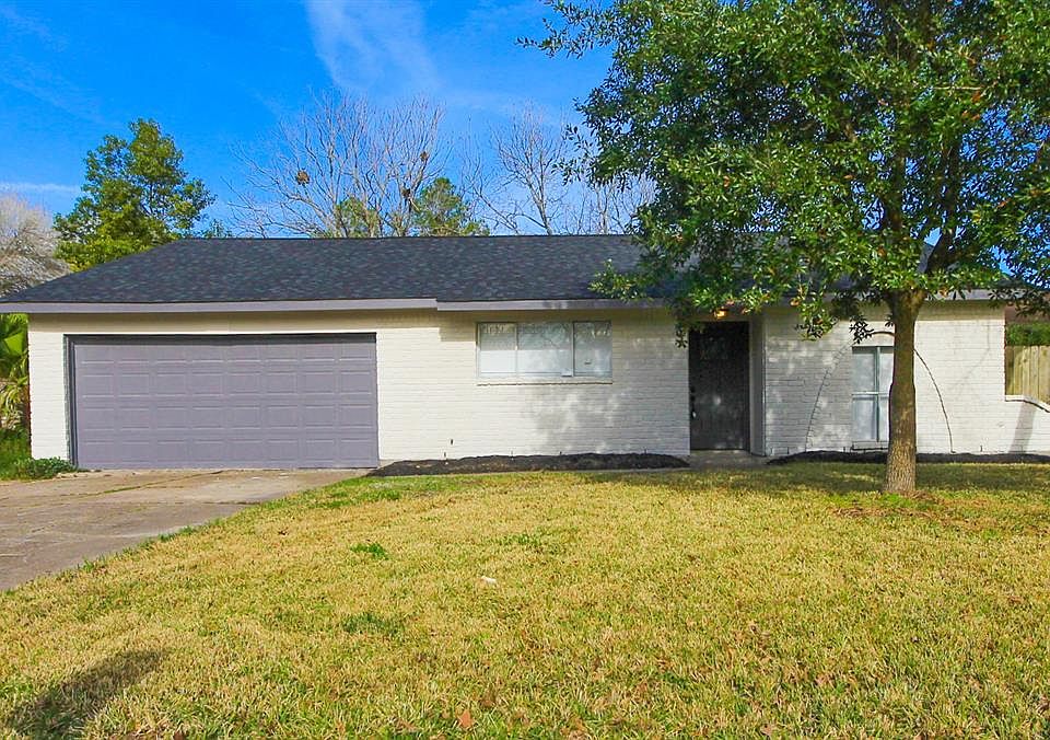 1st image of 16927 Barcelona Dr