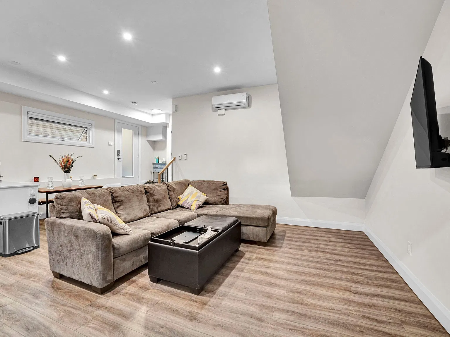 320 Perrier Avenue Vanier — Photo 3