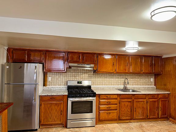 2nd image of 654 E 237th St APT 1