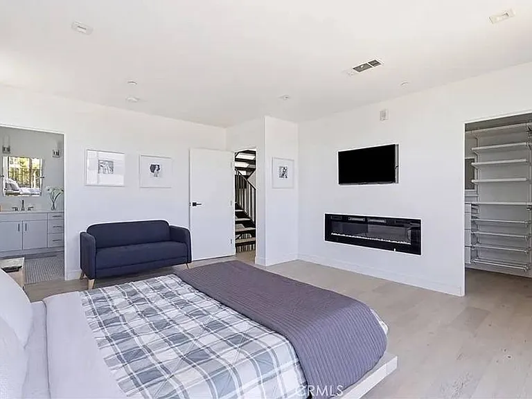 2432 Penmar Ave #201 — Photo 16