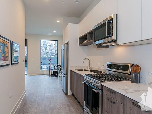 5th image of 855 N Larrabee St #1213