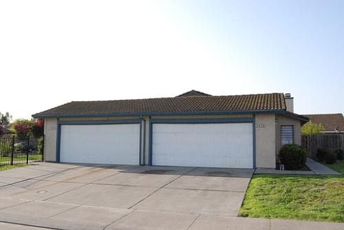 1st image of 2438 Gareth Cir