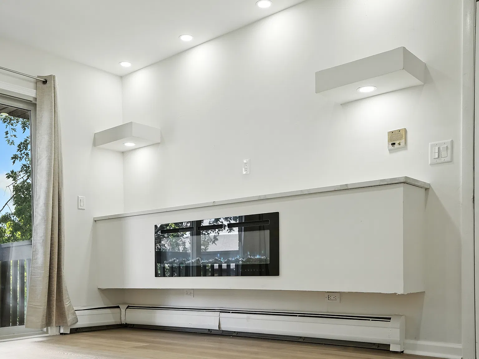2 bed, 1000 sqft, $2,100 — Photo 4