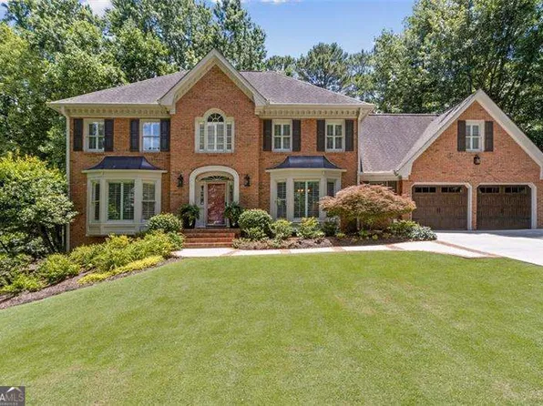 1835 Redbourne Dr, Sandy Springs, GA 30350