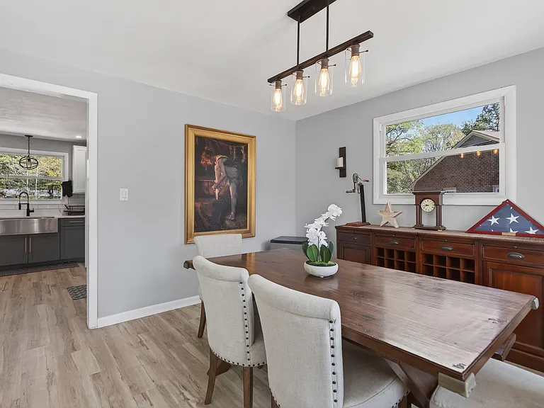 403 Holloway Dr — Photo 10