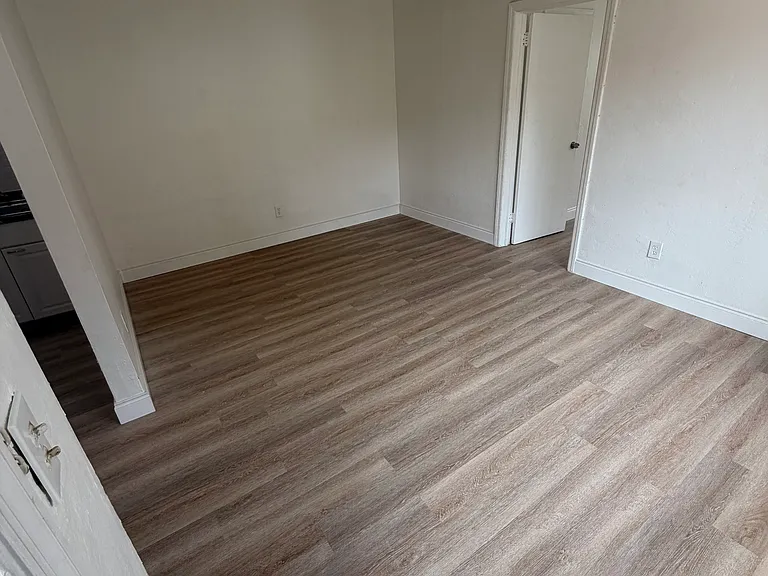 2243 NE 172nd St #4 — Photo 5