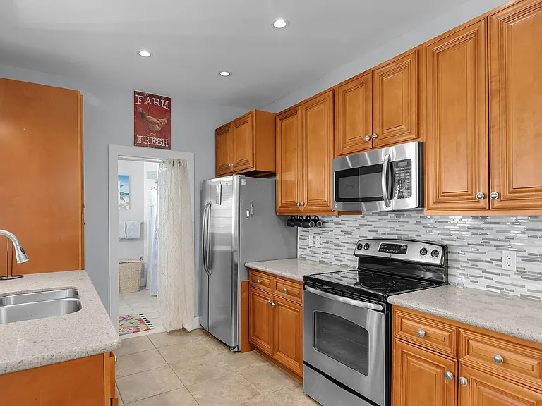 1124 Eaton St — Photo 10