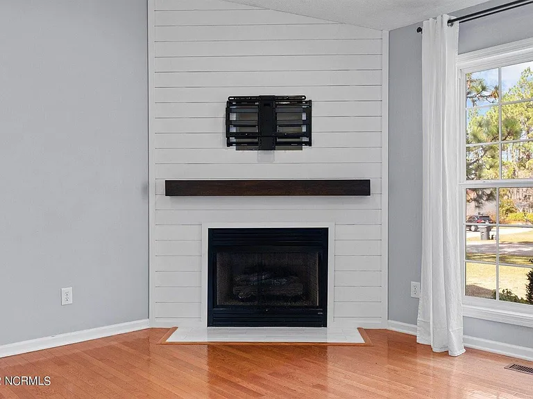 120 Crimson Ct — Photo 18